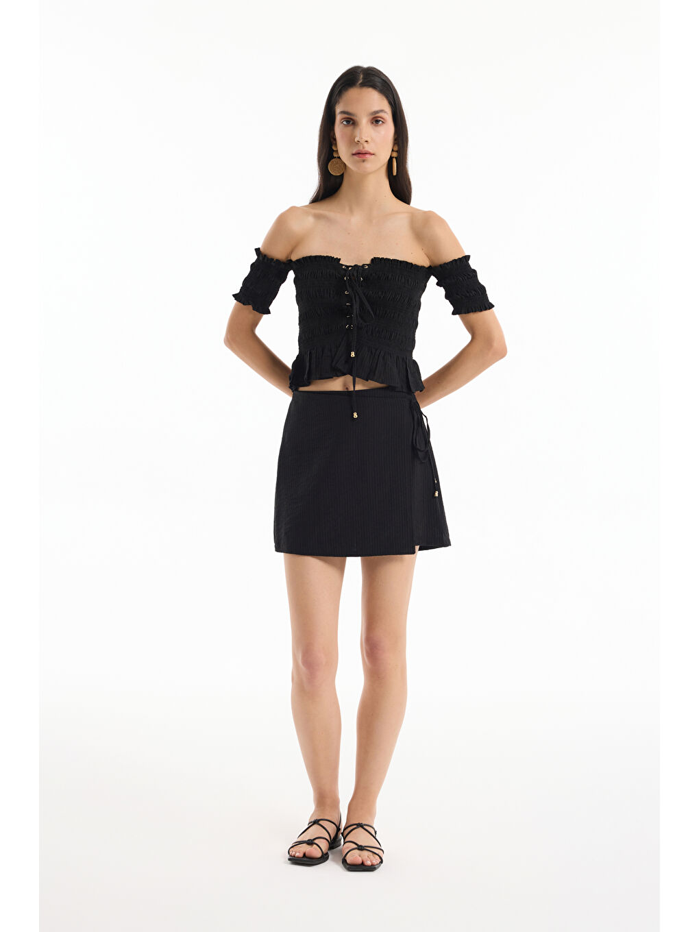 Kuş Gözü Bağlamalı Düşük Omuz Bluz Siyah-2