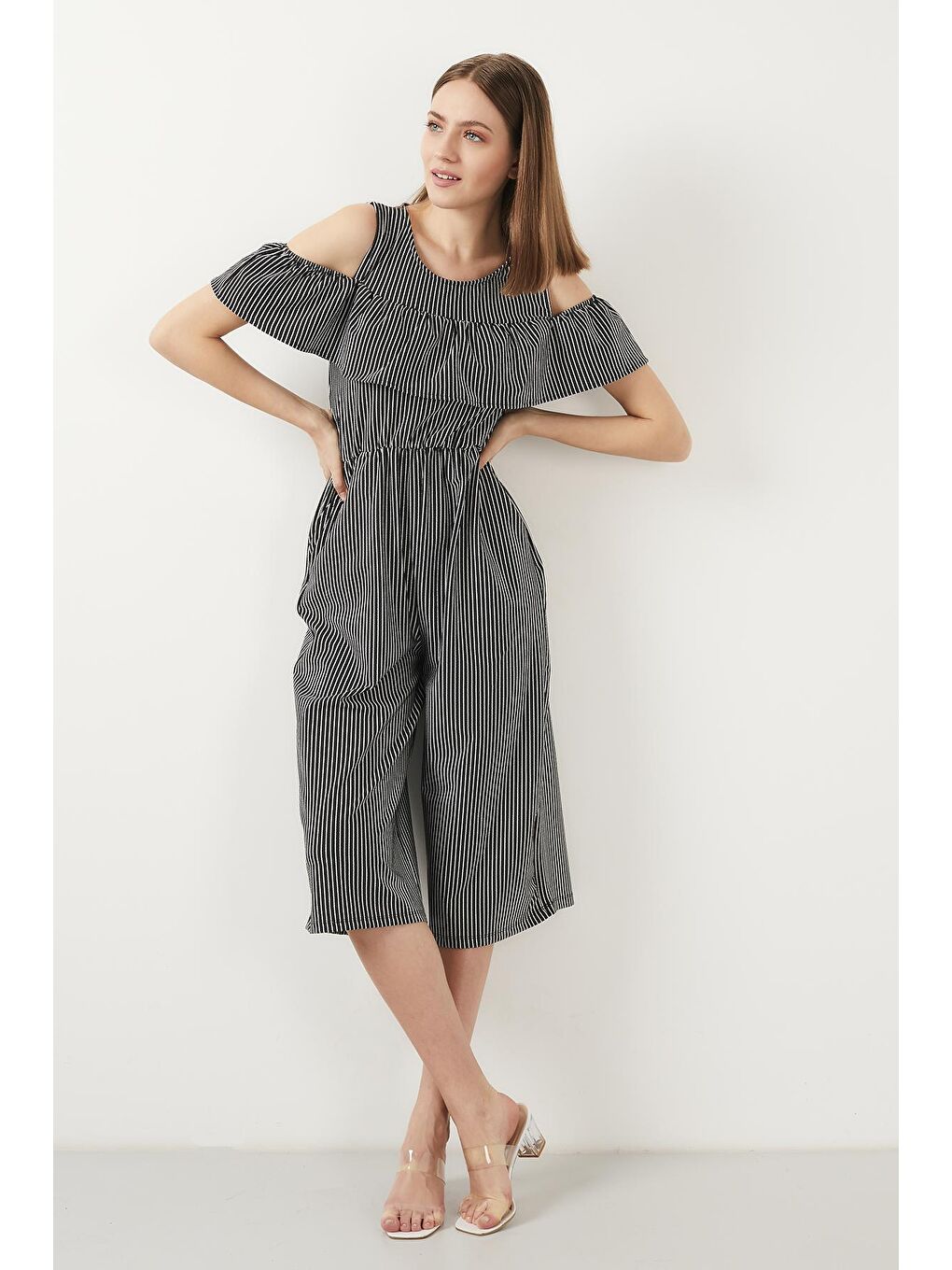 Siyah Desenli Bisiklet Yaka Omuz Detaylı Cepli Tulum 5863143