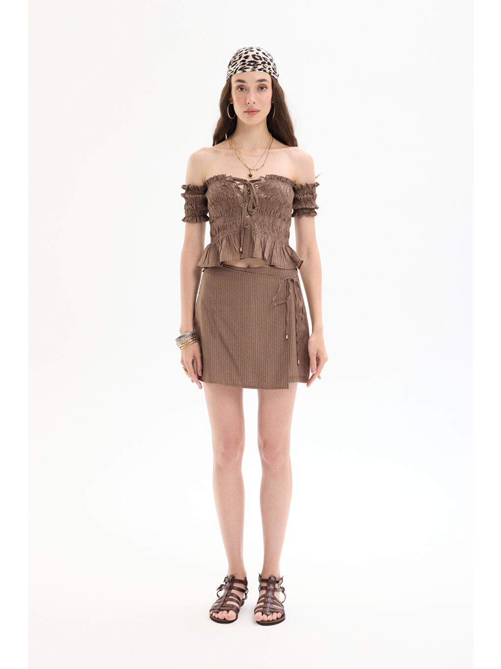 Kuş Gözü Bağlamalı Düşük Omuz Bluz Kahverengi-2