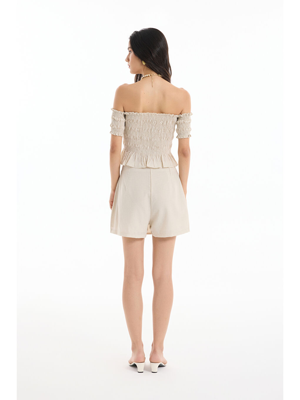 Kuş Gözü Bağlamalı Düşük Omuz Bluz Bej-4