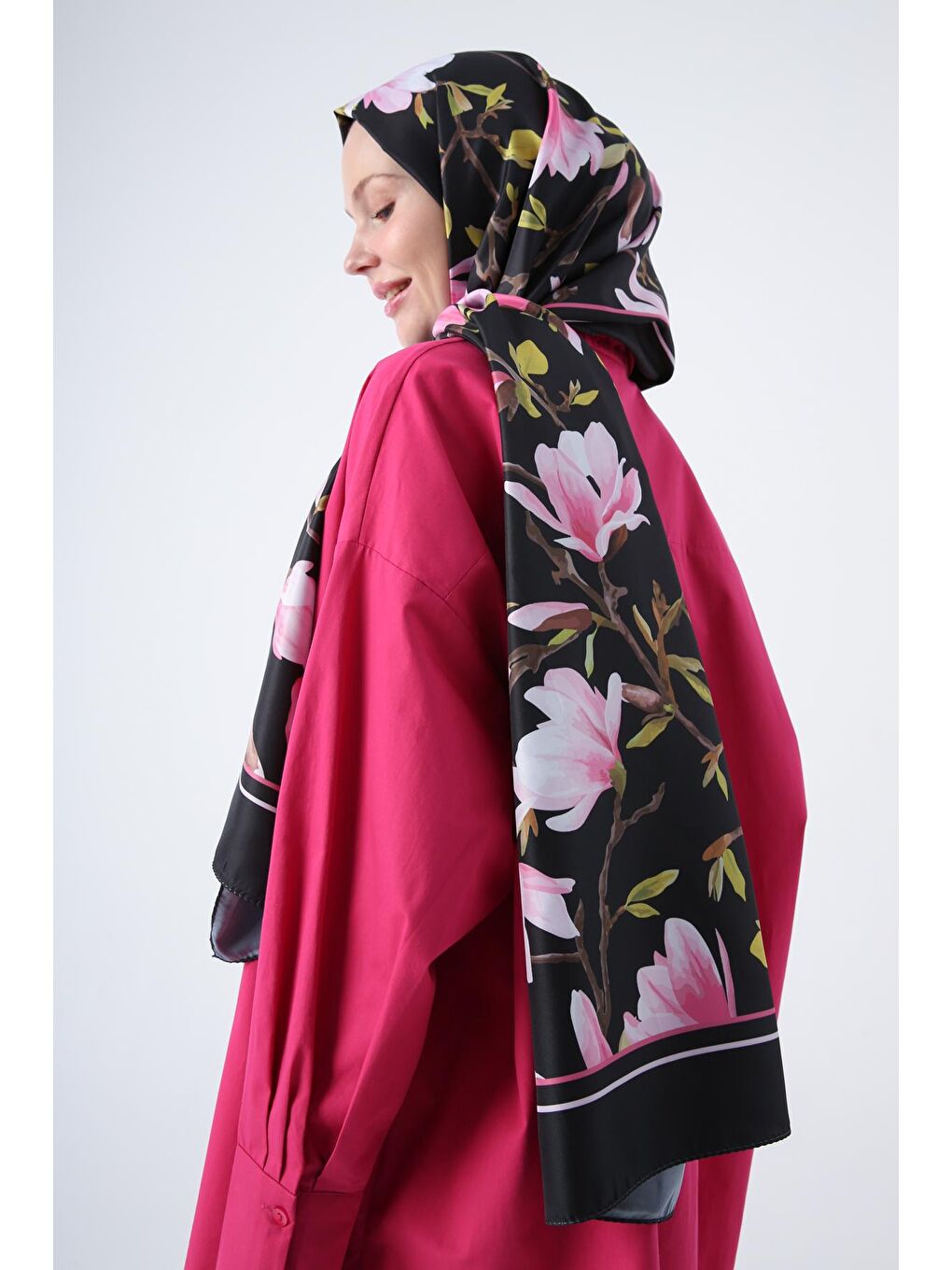 Siyah-Pembe Desenli Twill Şal-2