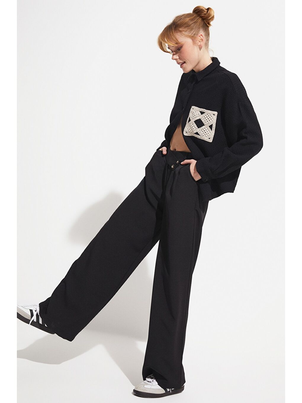 Siyah Cep Detaylı Gömlek