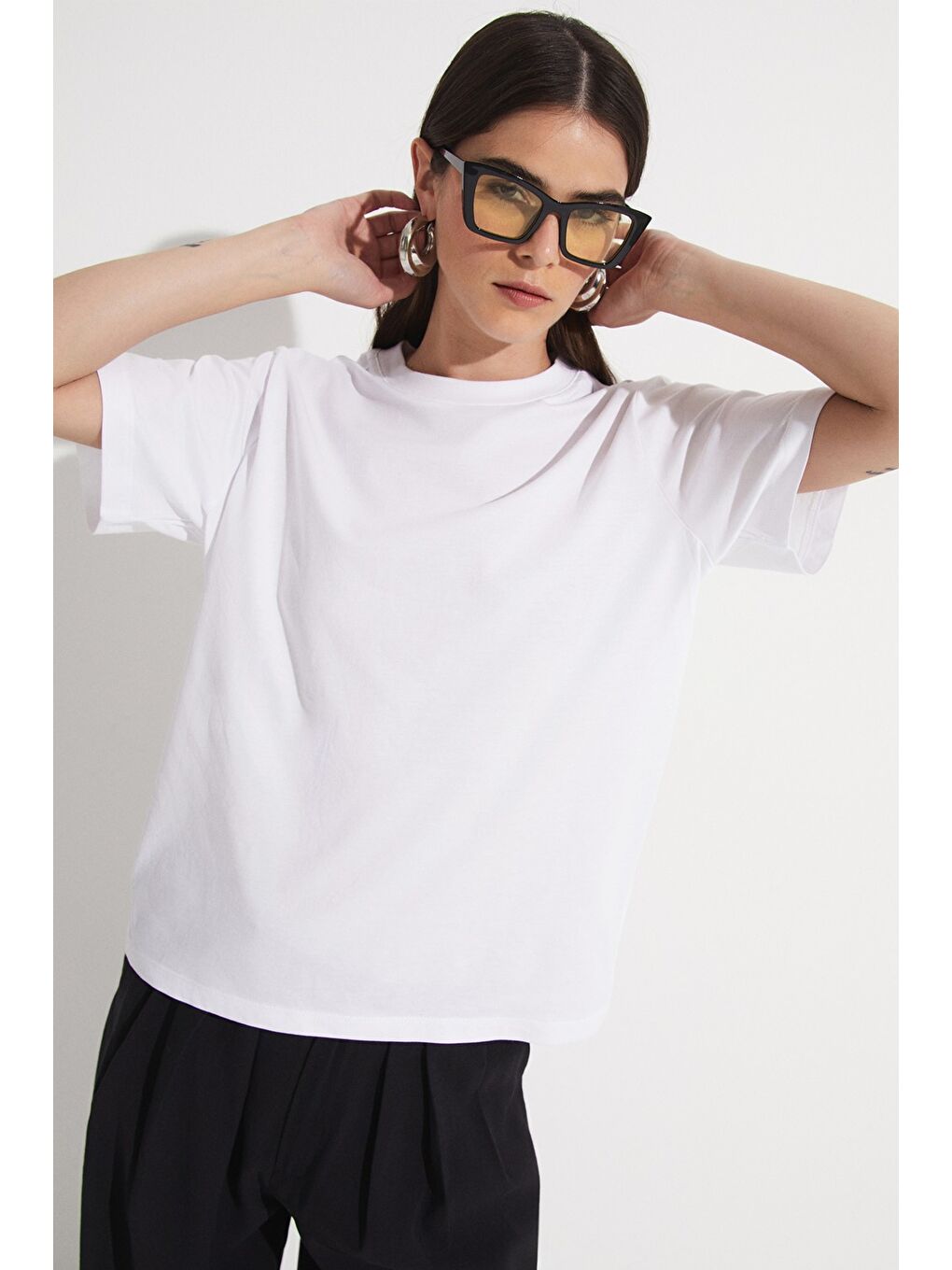 Beyaz Ribana Detaylı %100 Pamuk T-Shirt-1