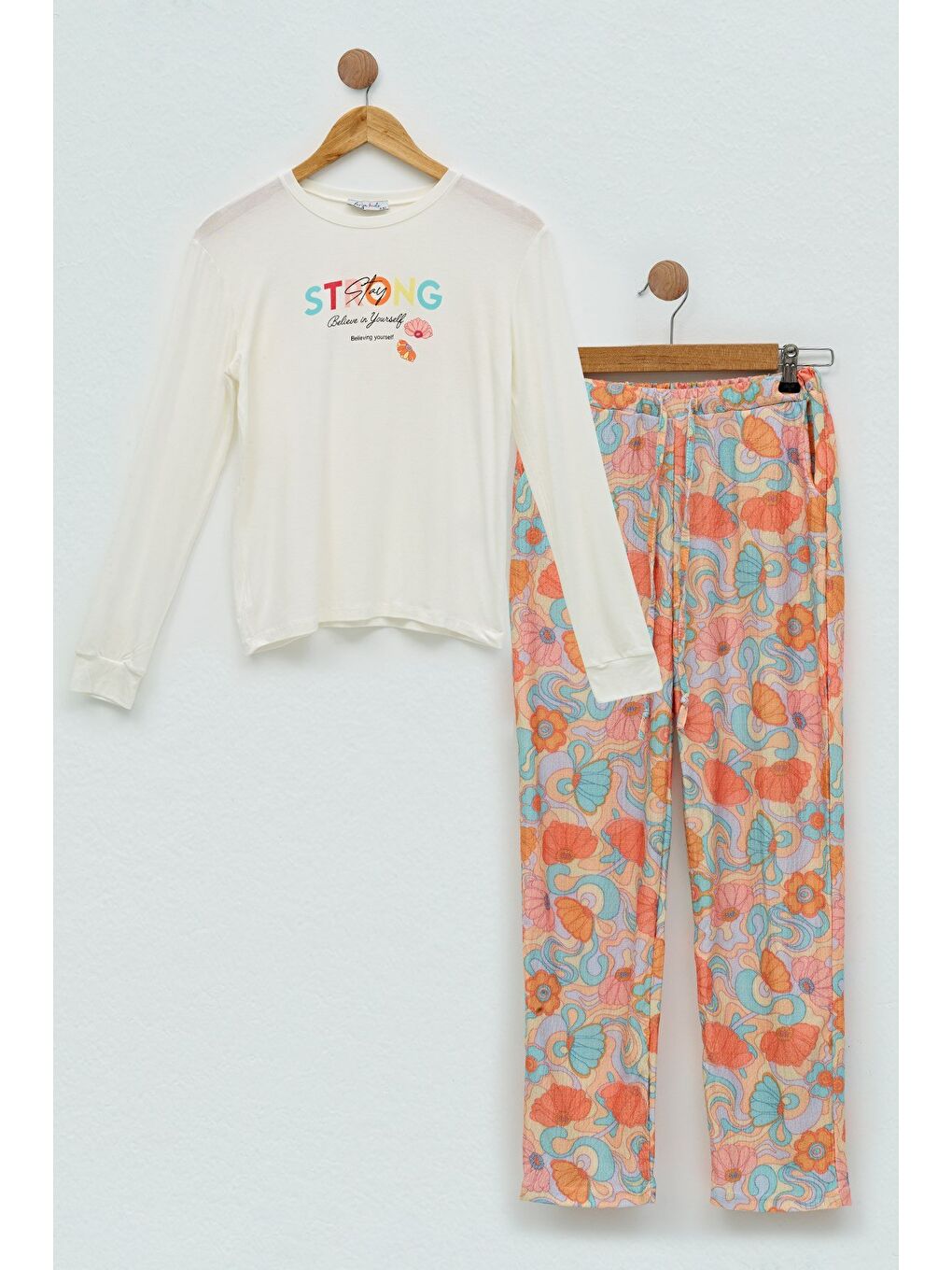 4'Lü Strong Baskılı Ekru Pijama Takım-1