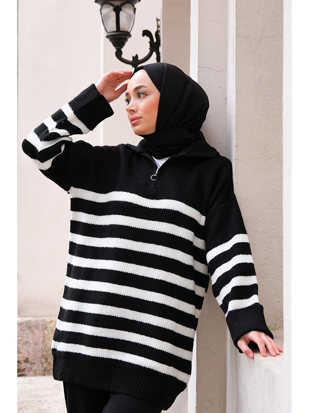 Yandan Çizgili Triko Kazak Siyah-2
