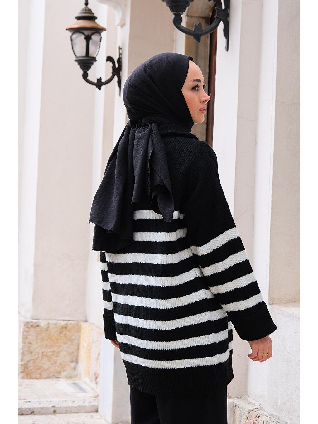 Yandan Çizgili Triko Kazak Siyah-3