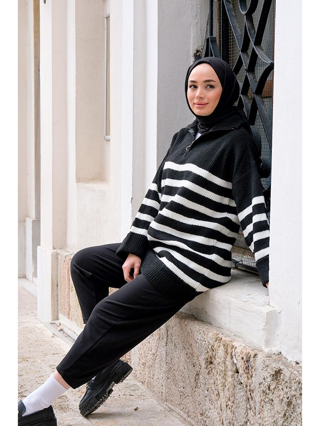 Yandan Çizgili Triko Kazak Siyah-4