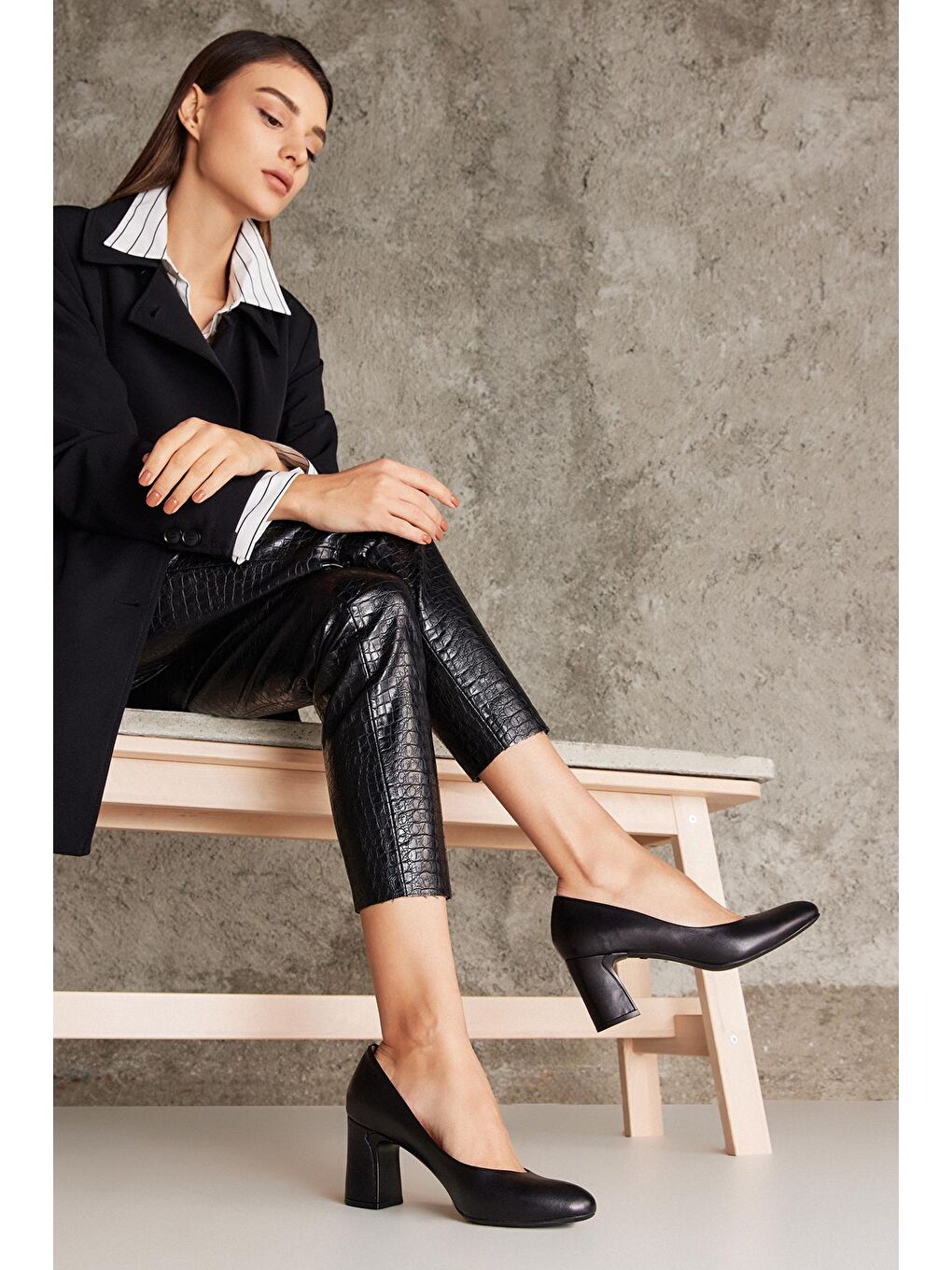 Kadın Hakiki Deri Topuklu Ayakkabı 1331003Z1455 Siyah