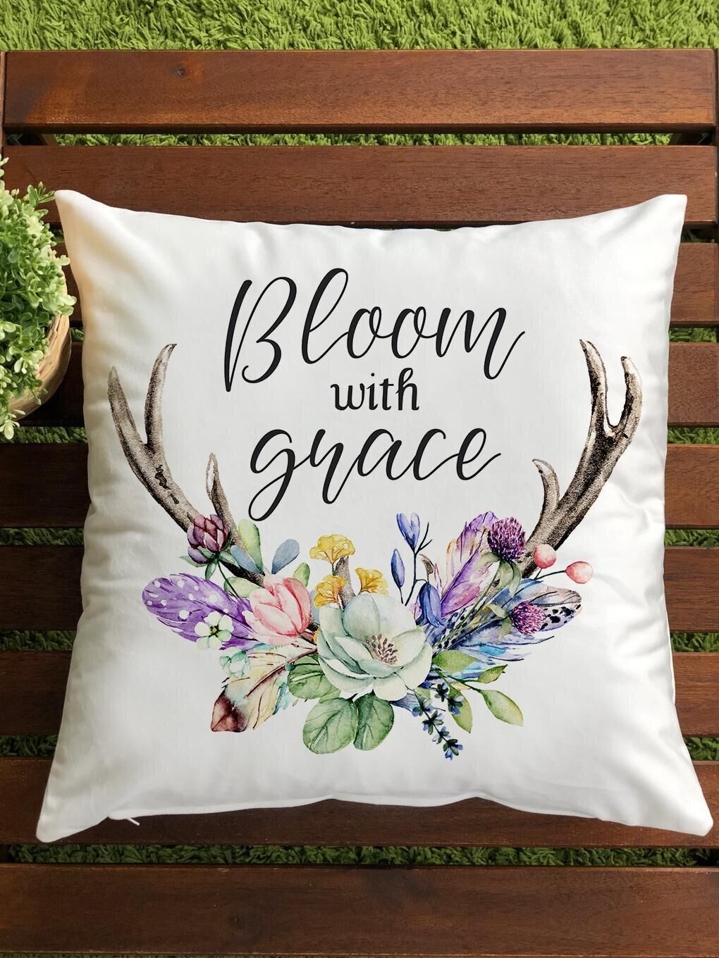 Beyaz Kadife Doku Çift Taraf Baskılı Bahar Desenleri 43x43 cm Tekli Kırlent Kılıfı-1