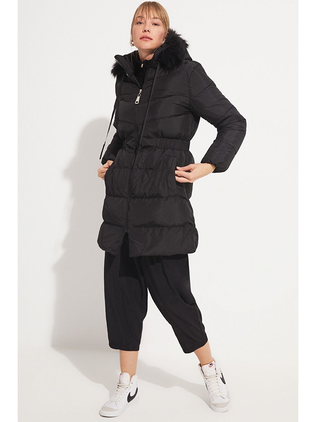 Siyah Kadın Şişme Mont-3