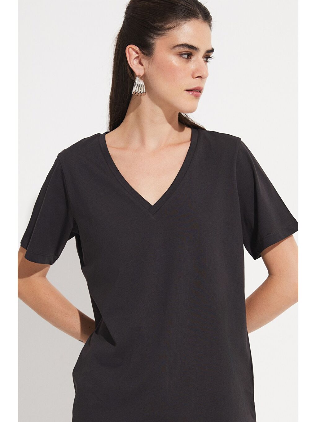 Antrasit V Yaka %100 Pamuk Basic Tişört