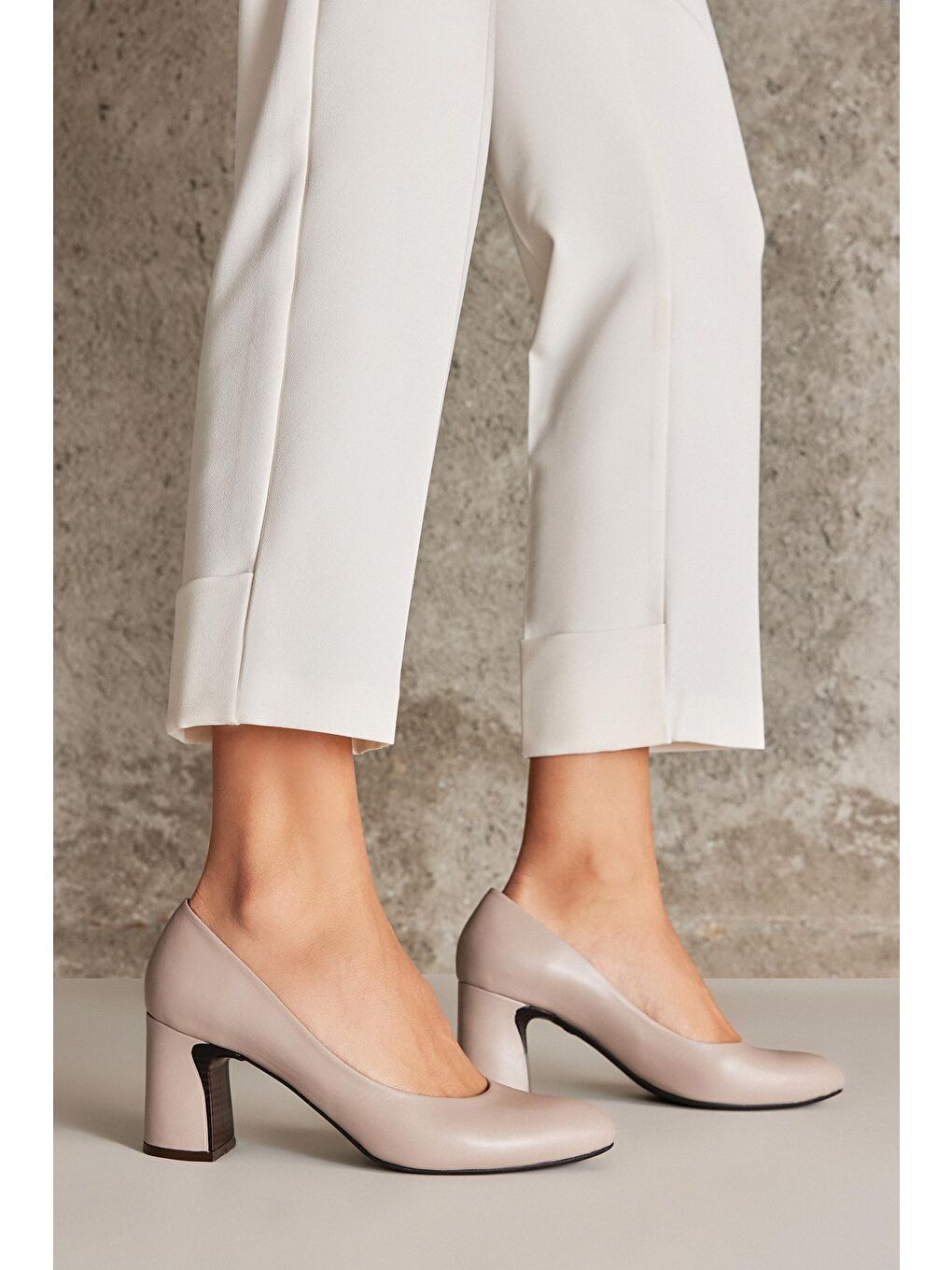 Bej Kadın Hakiki Deri Topuklu Ayakkabı 1331003Z1455 Taş