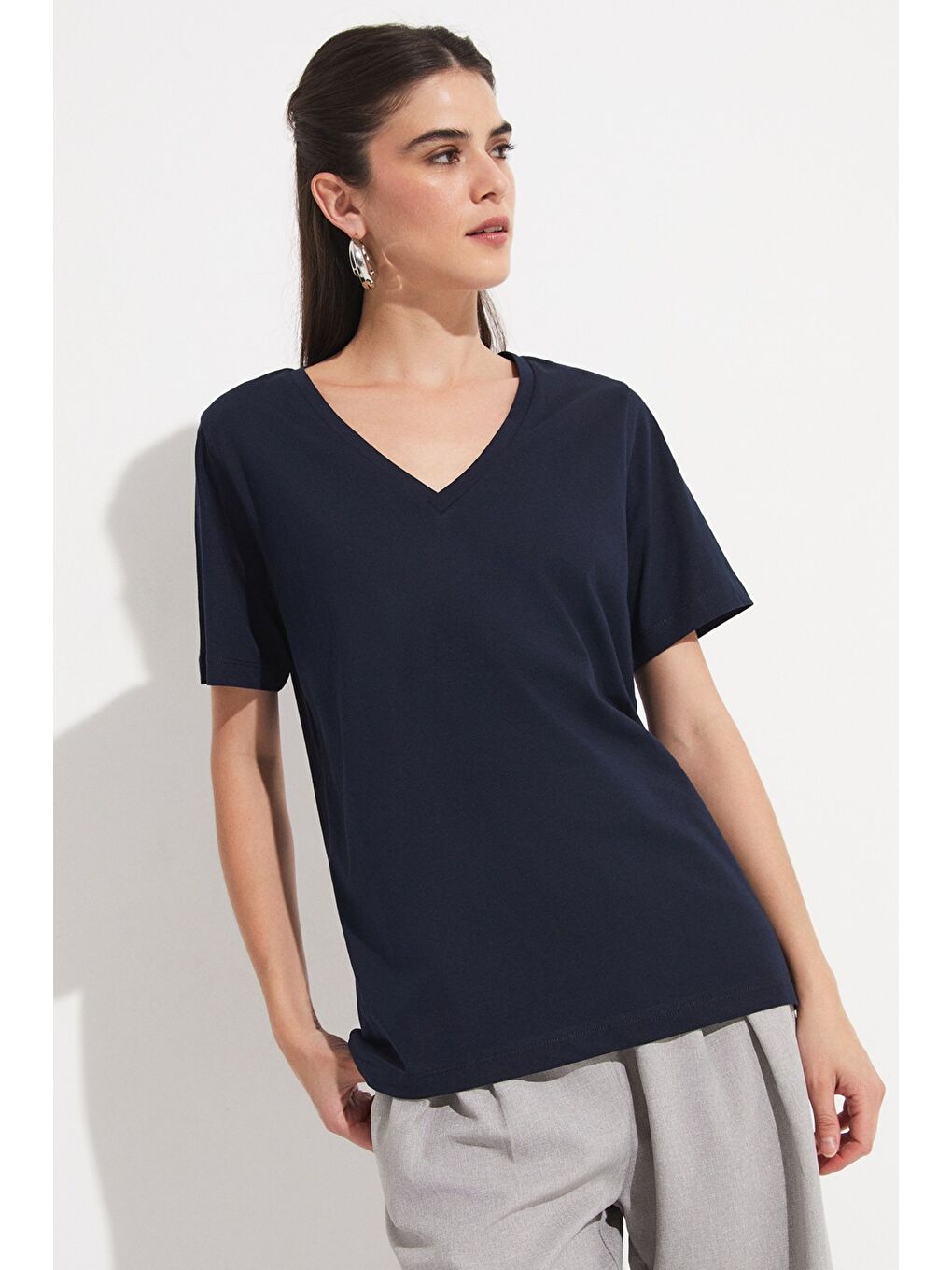 Lacivert V Yaka %100 Pamuk Basic Tişört