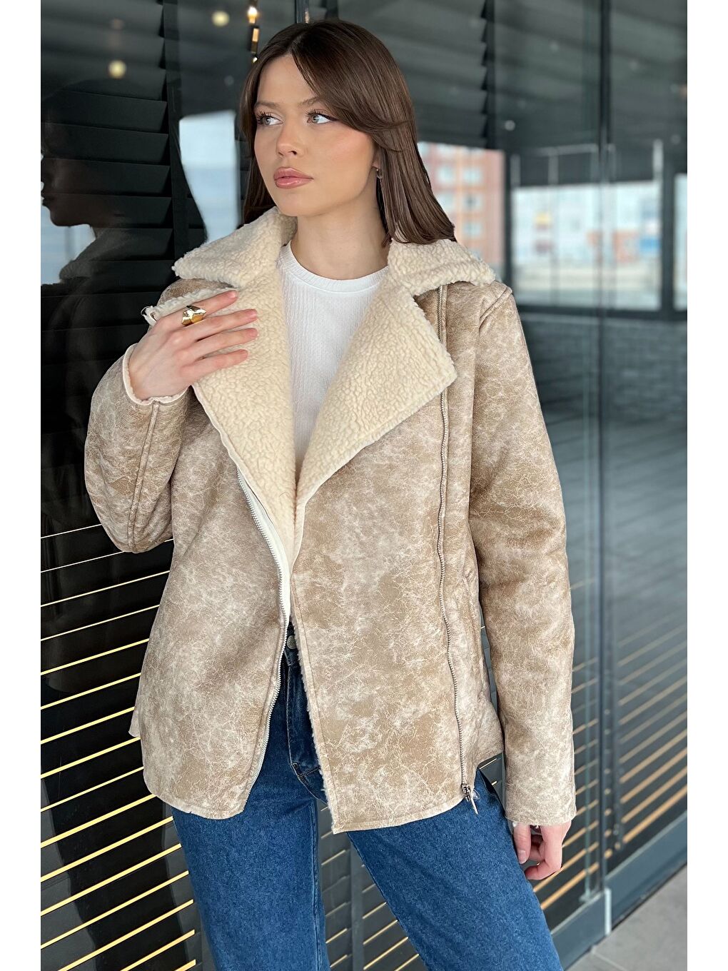 Bej Kadın İçi Pelüş Nubuk Mont