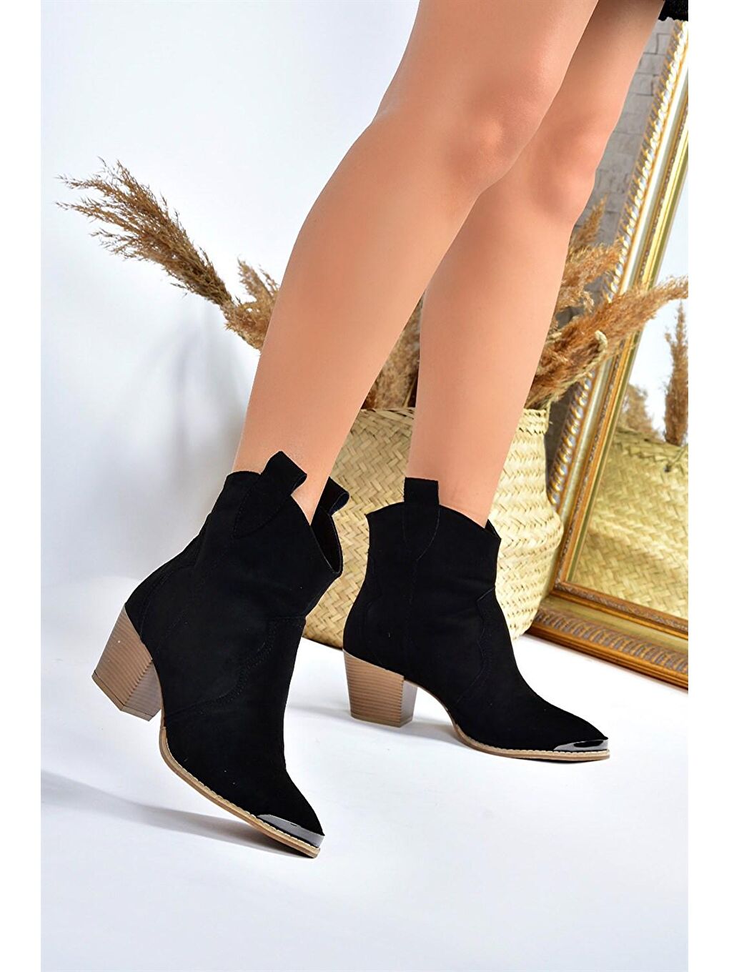 L4044030 Siyah Kadın Bot