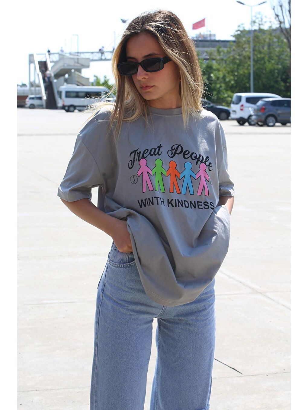 Beyaz Boyalı Gri Baskılı Oversize Tişört Mg1523