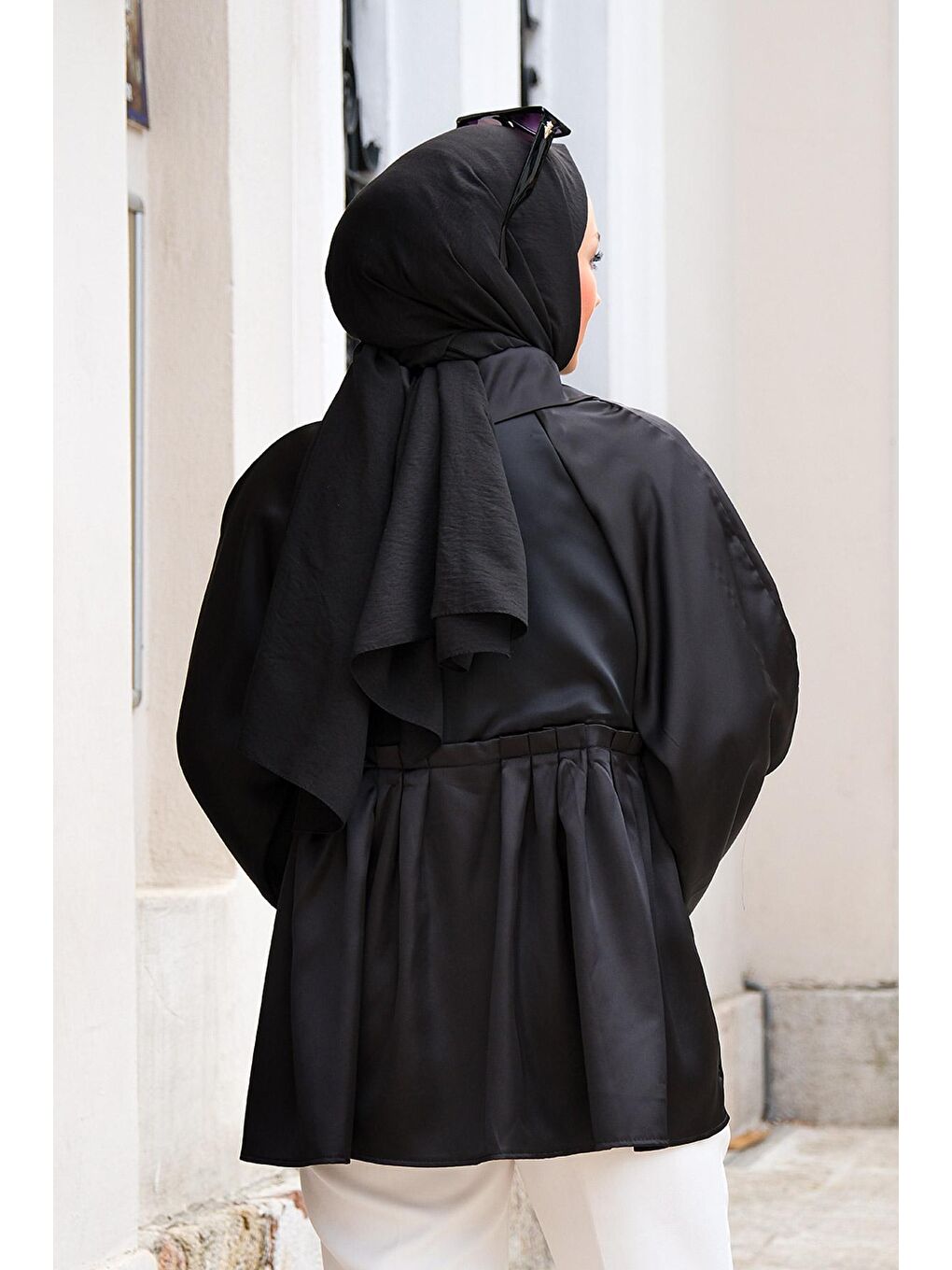 Eteği Piliseli Fermuarlı Tunik Siyah-4