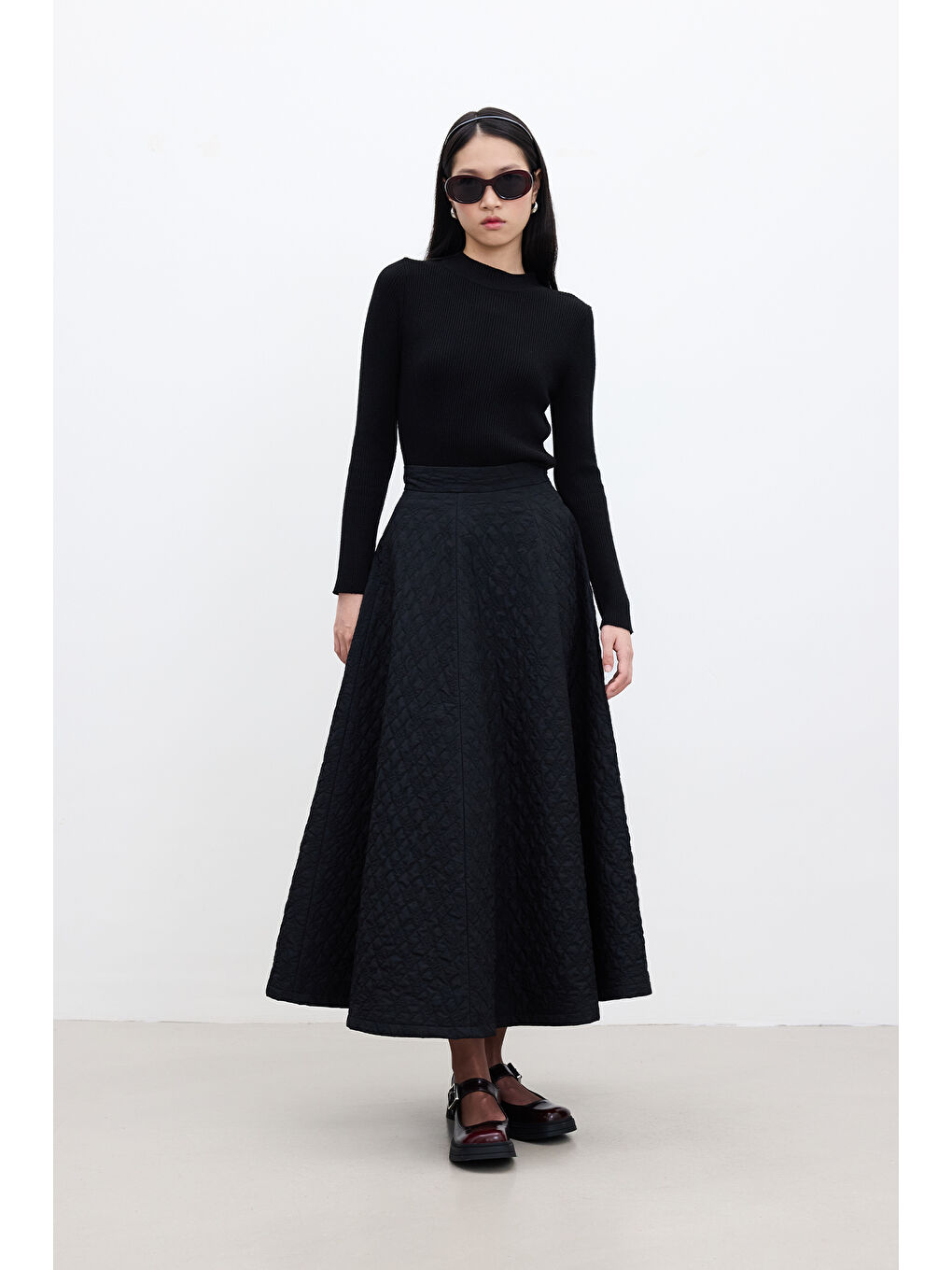 Kapitone Geniş Etek Siyah-2