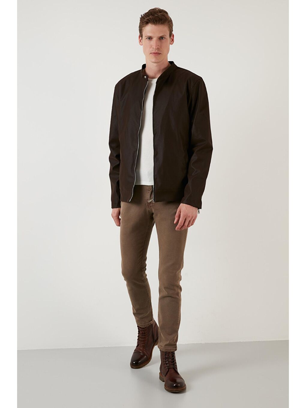 Kahverengi Fermuarlı Cepli Kalın Astarlı Bant Yaka Mont 5711482-3