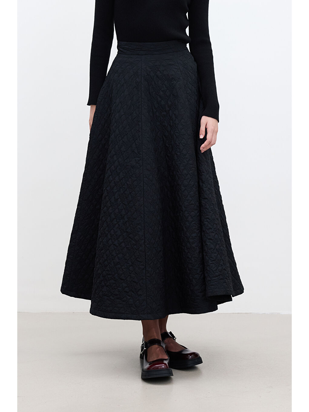 Kapitone Geniş Etek Siyah-6