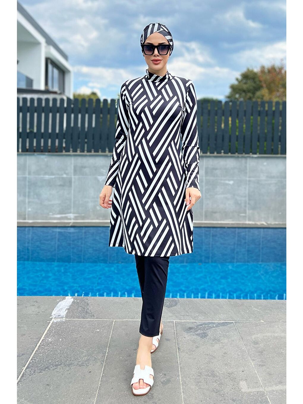 Siyah Elastanlı Tam Kapalı Tesettür Mayo Zehra R011-1