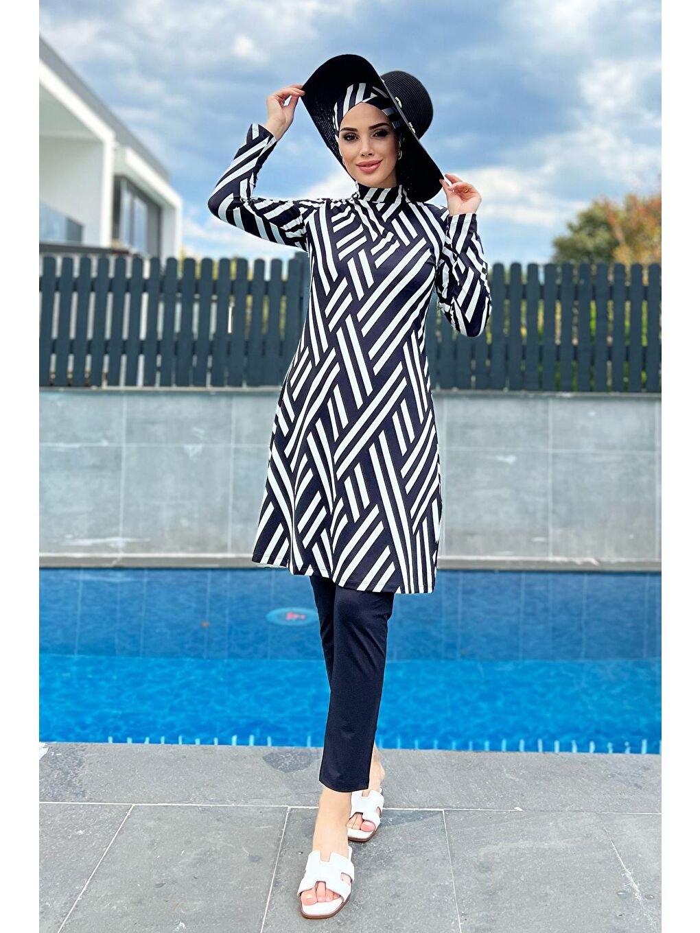 Siyah Elastanlı Tam Kapalı Tesettür Mayo Zehra R011-4