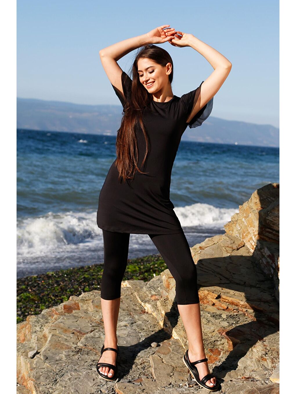 Siyah Kısa Kollu Taytlı Yarı Kapalı Mayo R016 Betül-2