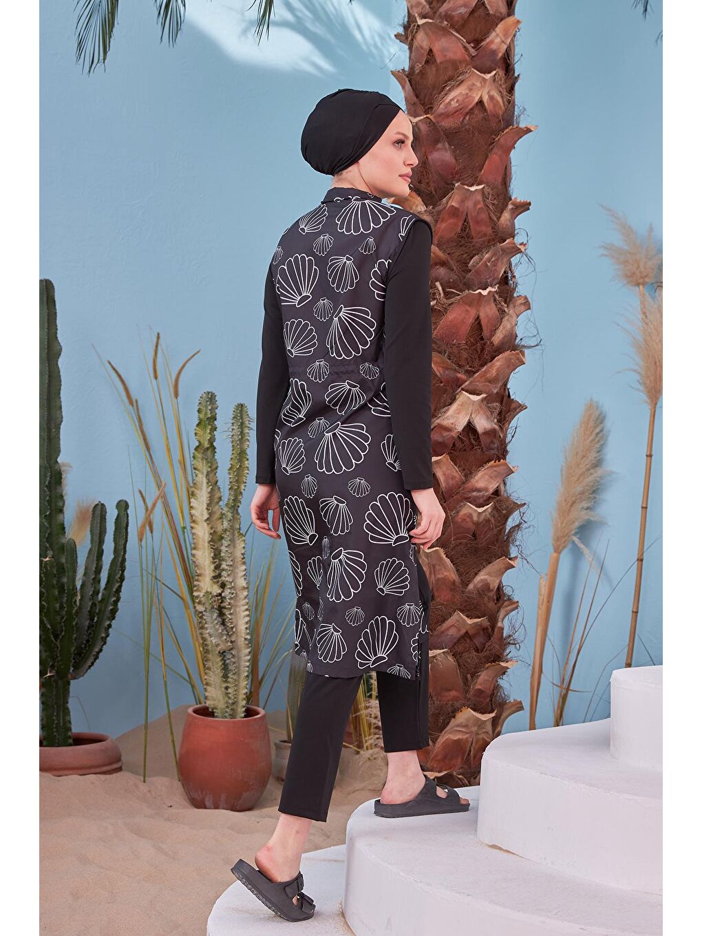 Siyah Tam Kapalı Mayo R4401 Çağıl Beyaz Midye-3