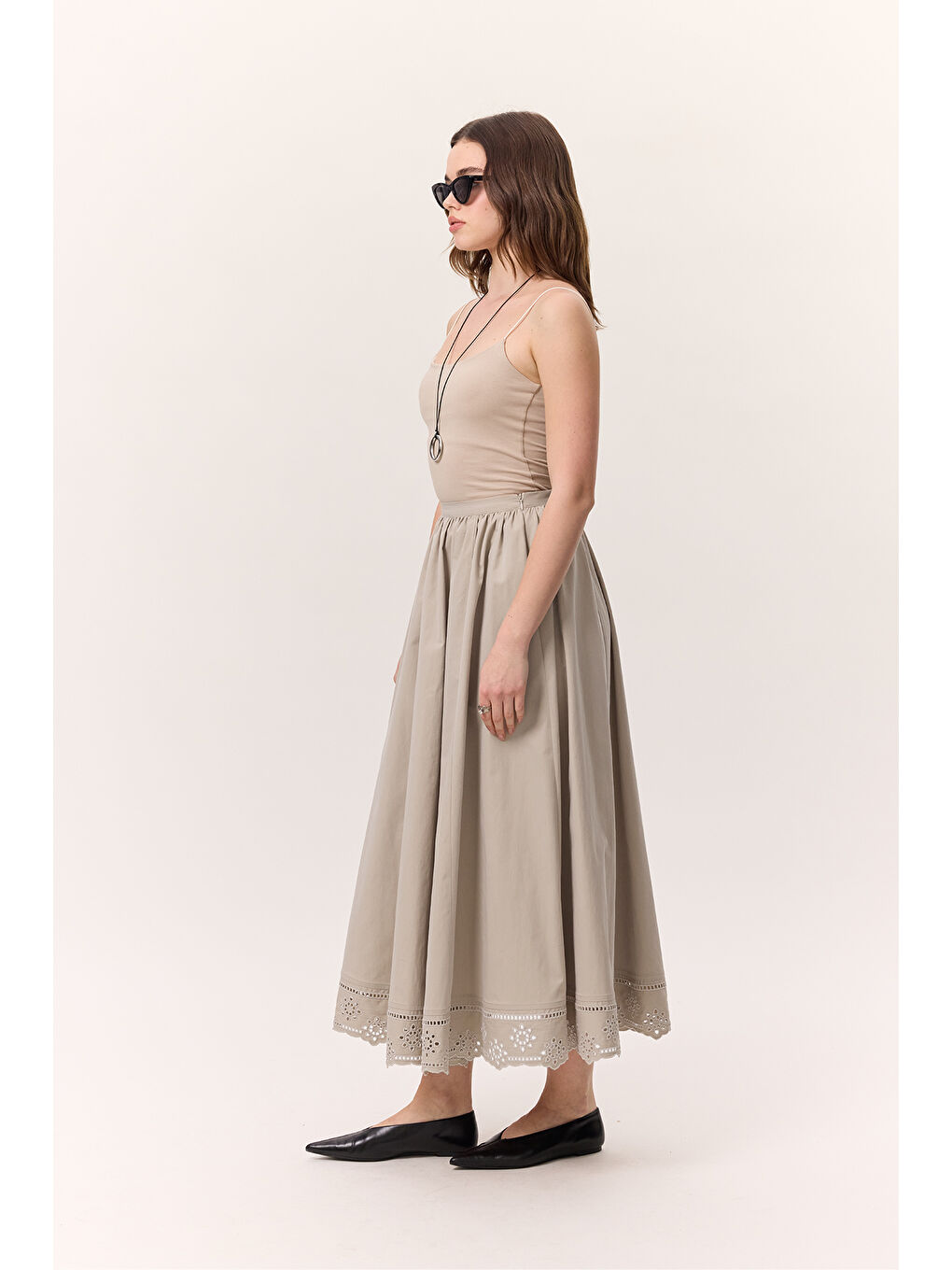Bej Nakış Detaylı Geniş Etek Taş-5
