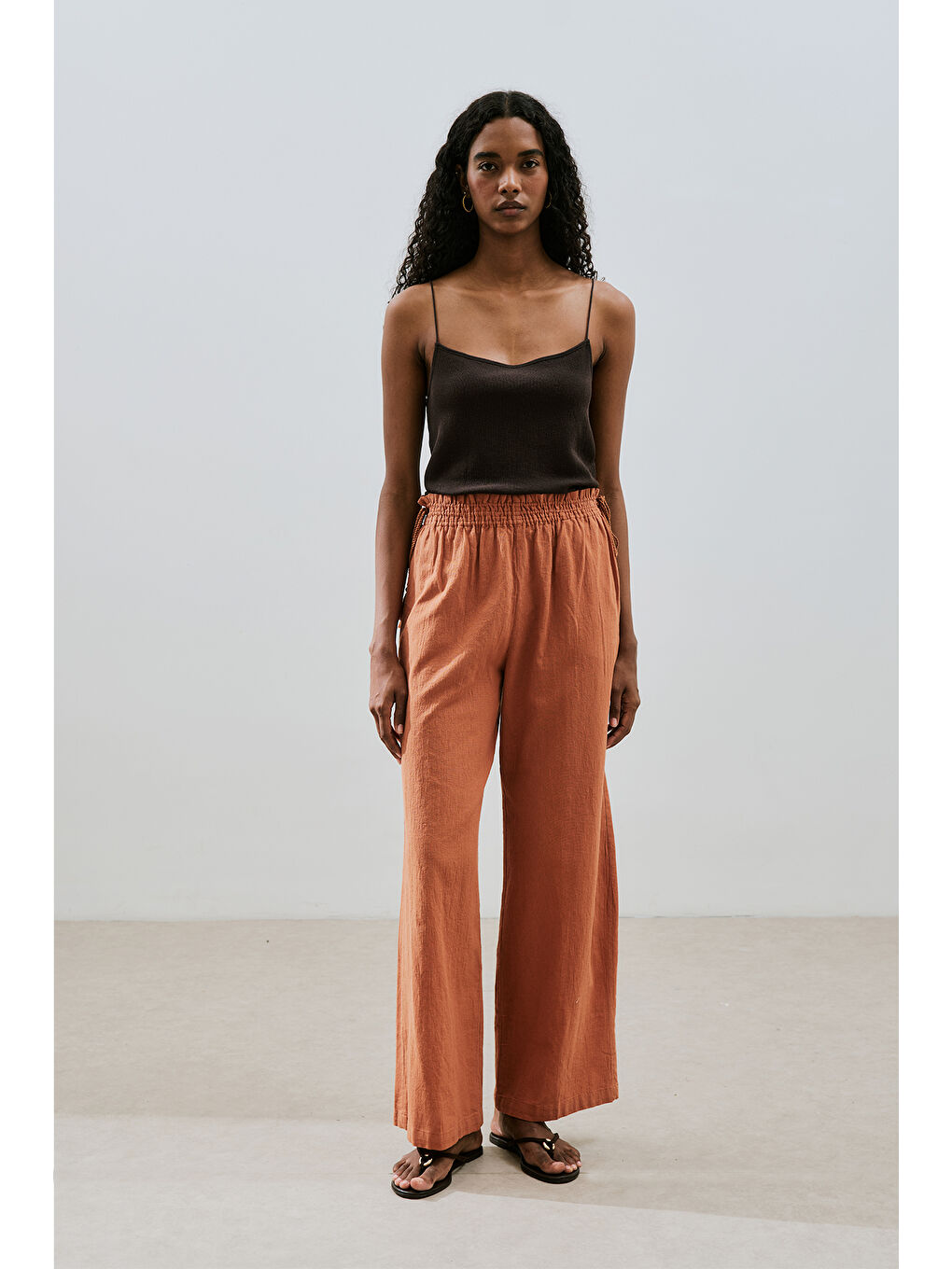 Kahverengi Dokulu Bağlamalı Pantolon Tarçın-3