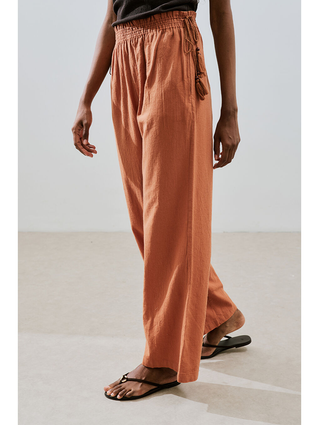 Kahverengi Dokulu Bağlamalı Pantolon Tarçın-6