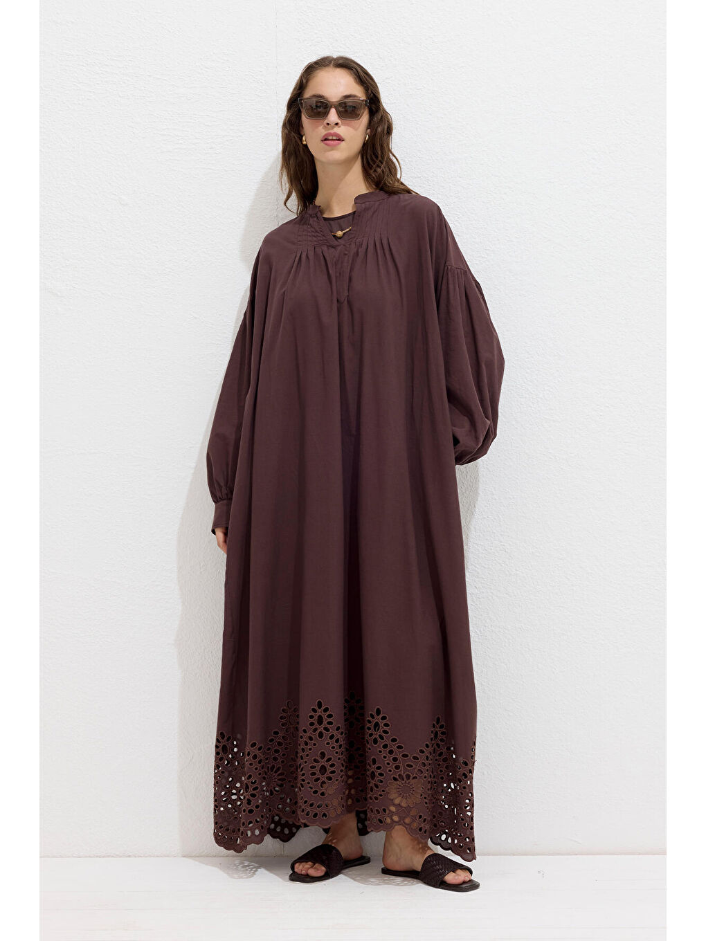 Brode Nakışlı Elbise Kahverengi-1