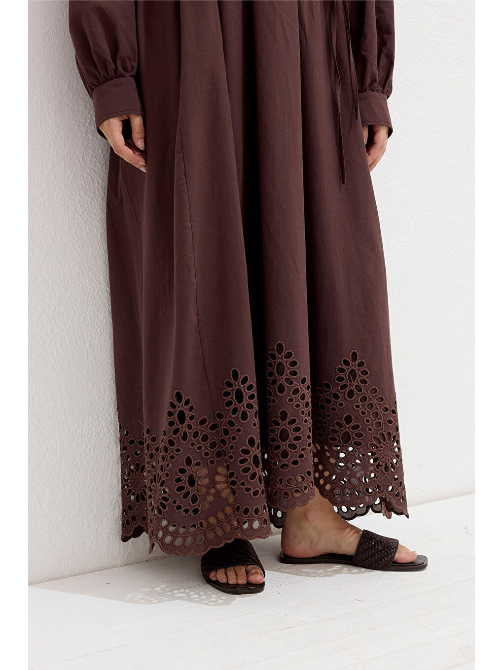 Brode Nakışlı Elbise Kahverengi-4