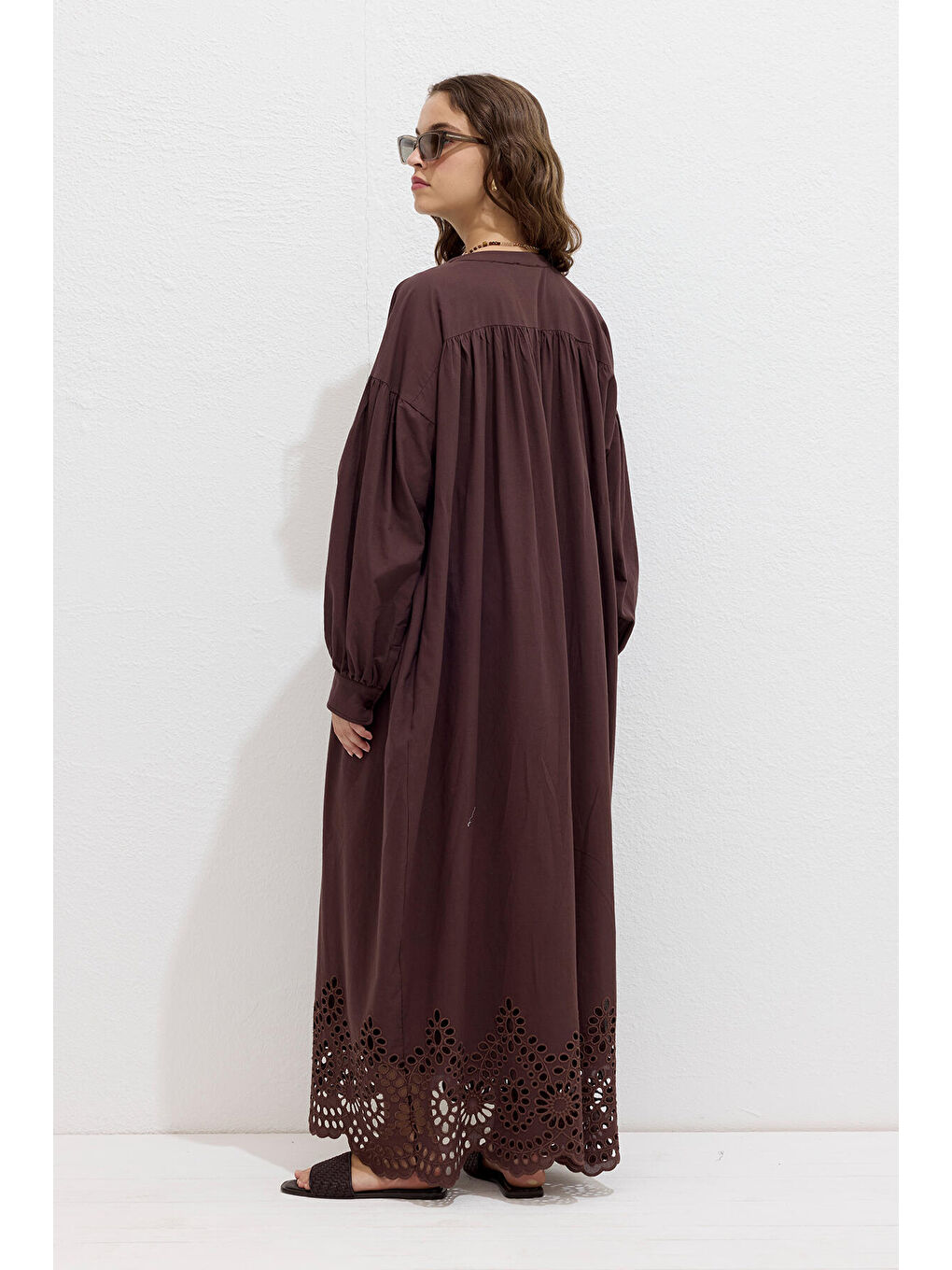 Brode Nakışlı Elbise Kahverengi-5