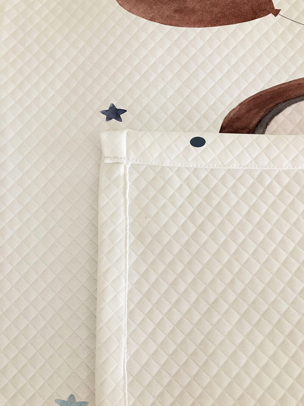 Karışık Uçan Balon Ve Kahverengi Antik Araba Desen Tek Kişilik Çocuk Pike Takımı 160x220 cm-2