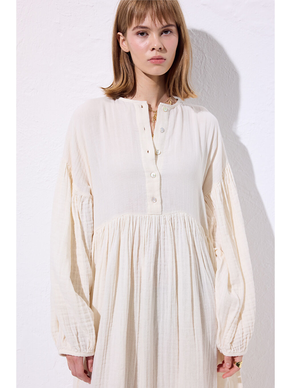 Müslin Düğmeli Rahat Elbise Bej-5