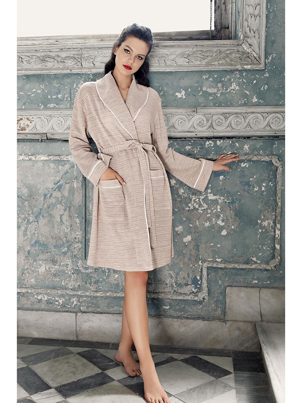 Gri Kadın Kısa Biye Detaylı Uzun Kollu Yumuşak Dokulu 11503-4