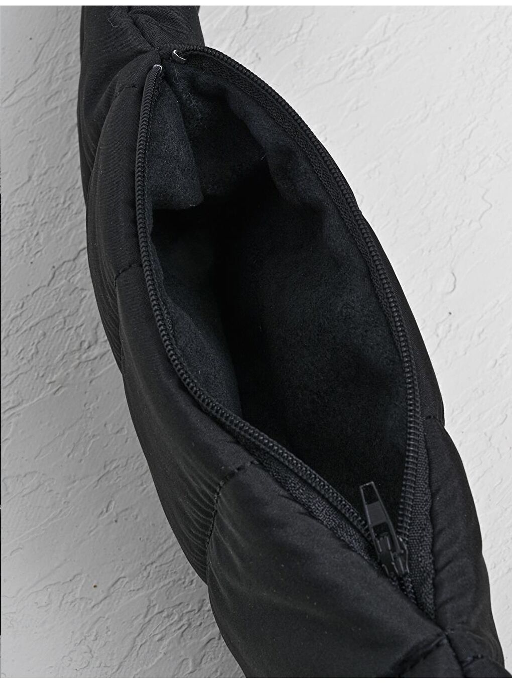 Siyah Fermuarlı Kapitoneli Çok Kullanışlı Çanta-2