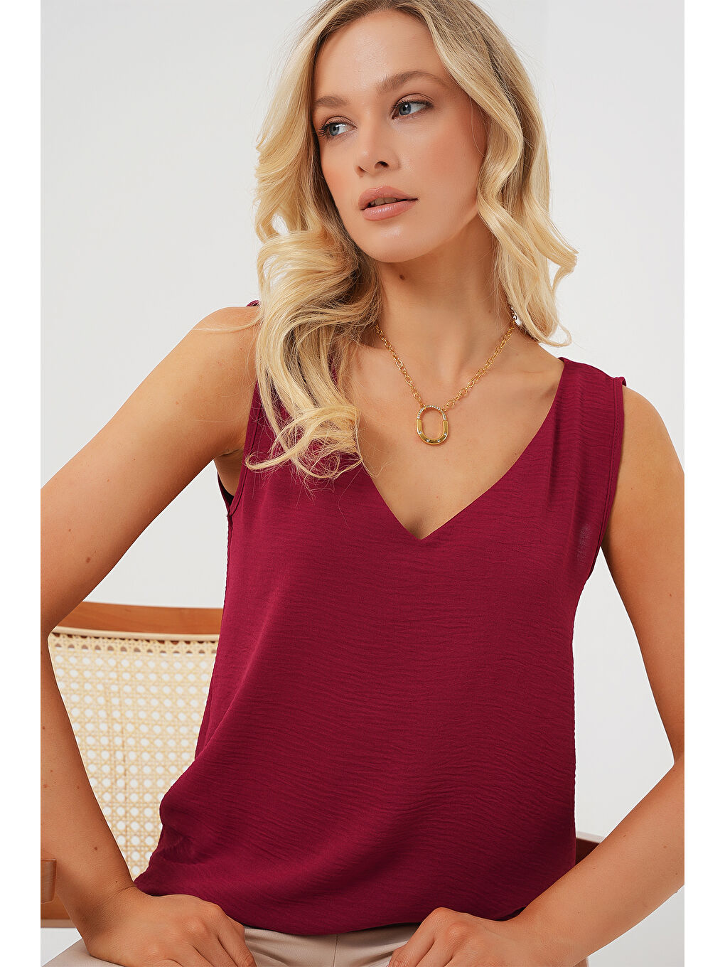 V Yaka Sıfır Kol Bluz 950 - Bordo-3