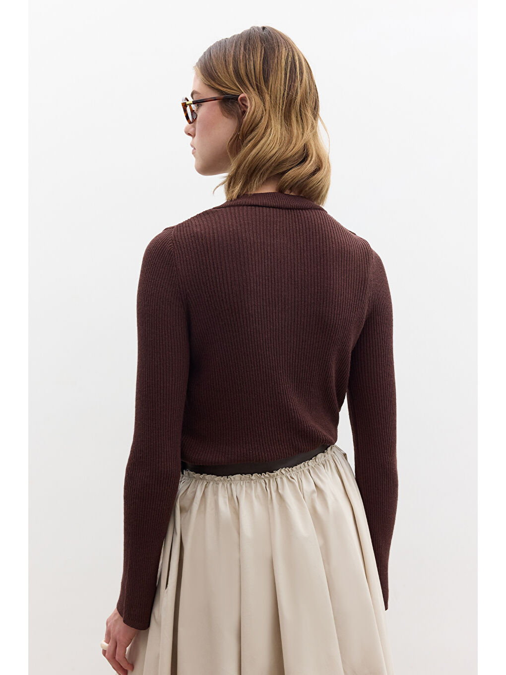 Küçük Düğmeli Triko Hırka Kahverengi-3