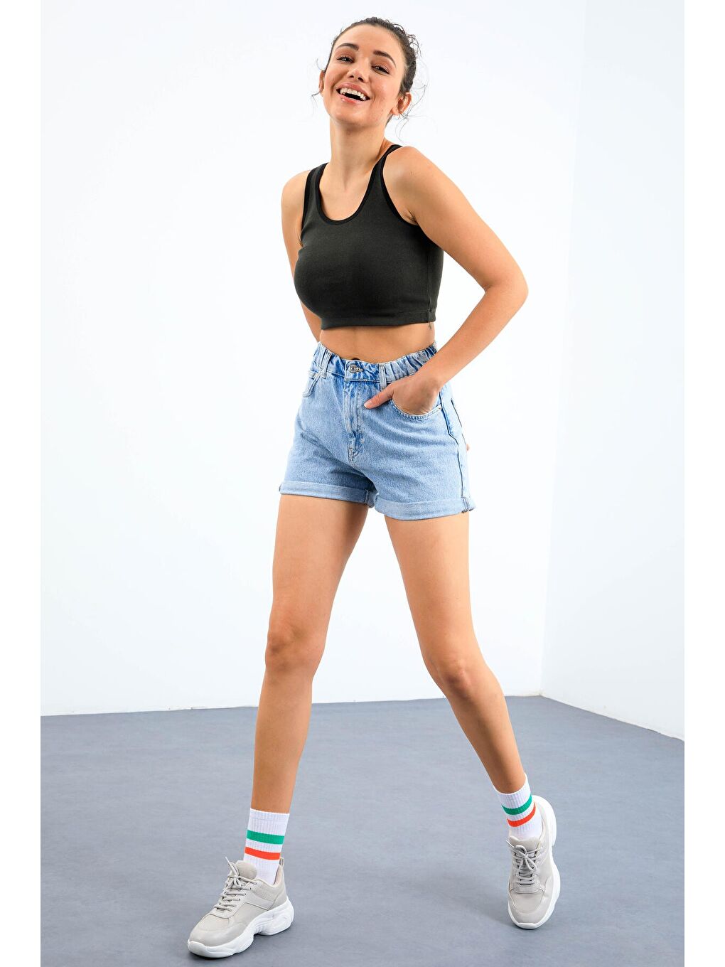 Haki Basic Sıfır Kol Dar Kalıp U Yaka Kadın Crop Top Atlet - 97162-2