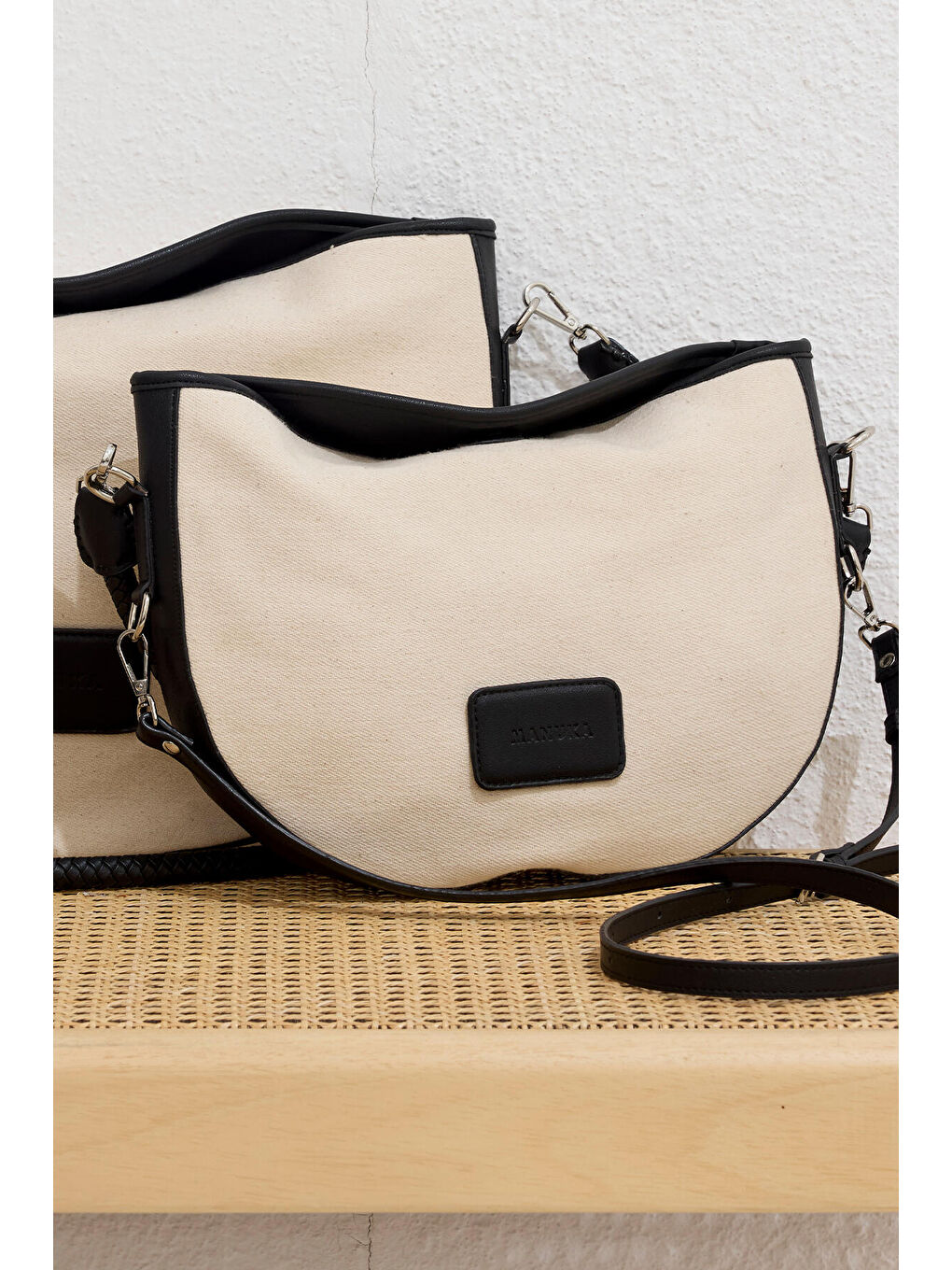 Naturel Kanvas Oval Çanta Siyah-1