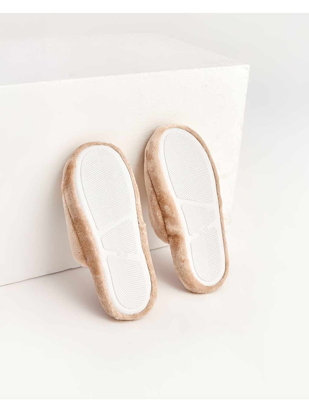 Ekru Kadın Ay Yıldız Figürlü Ev Terliği - ŞAPİ-3