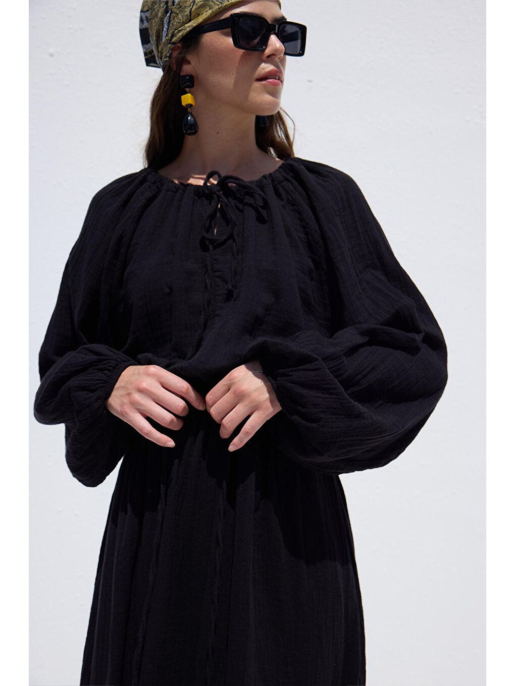 Bağlama Detaylı Muslin Elbise Siyah-1