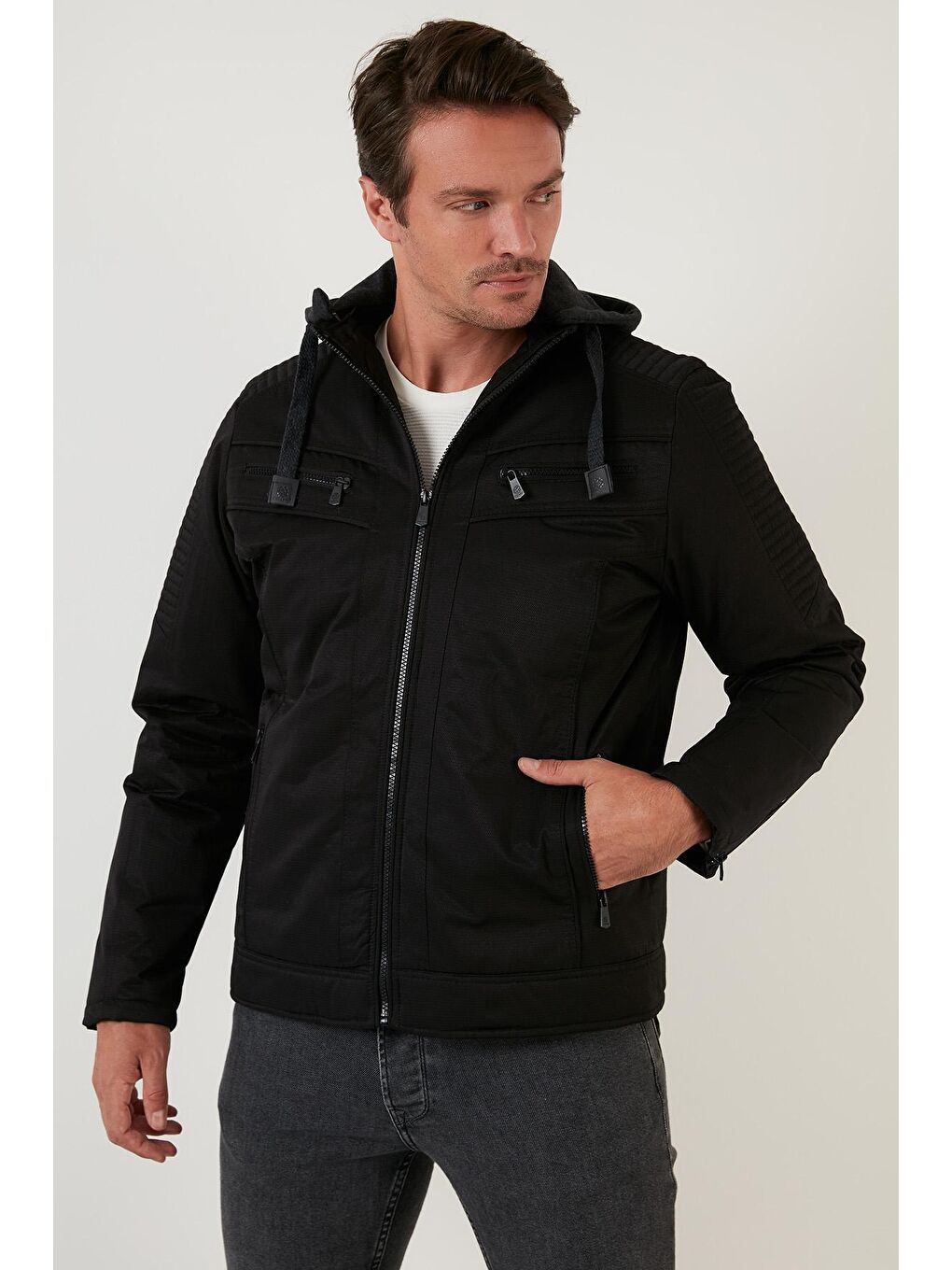 Siyah Slim Fit Pelüş Astarlı Çıkarılabilir Kapüşonlu Erkek Mont 5855031-2