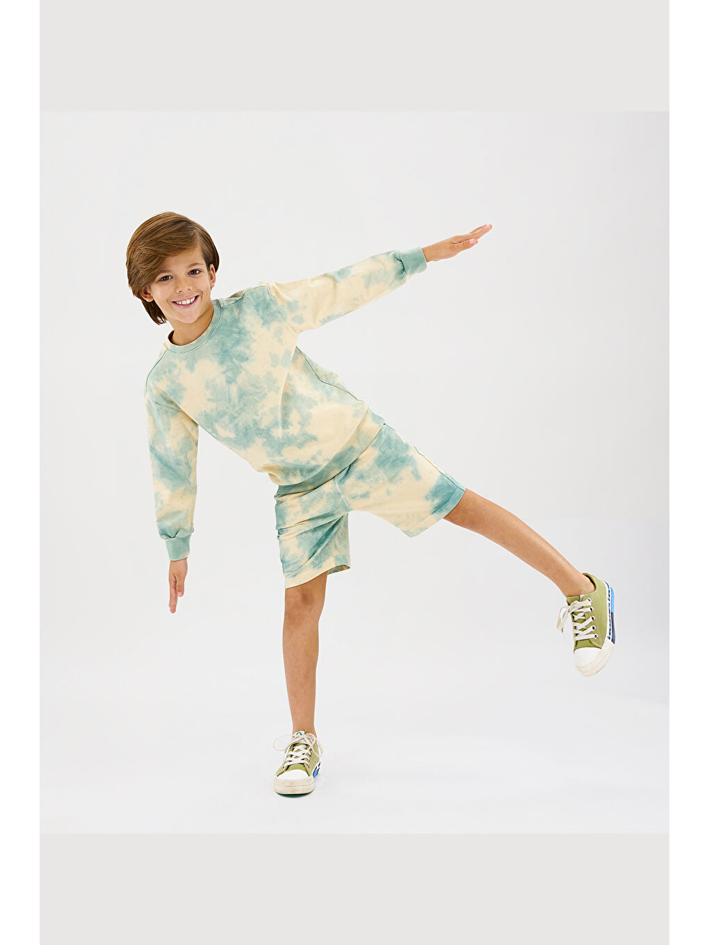 Erkek Çocuk Batik Yıkamalı Yeşil Şort