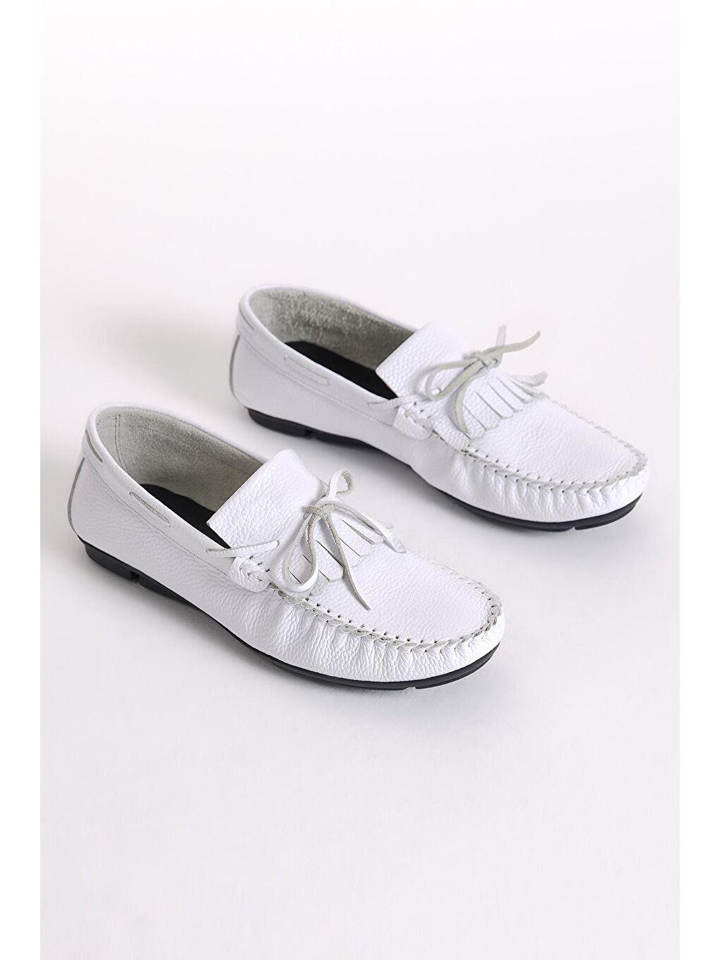 Erkek Beyaz Fiyonk ve Püskül Detaylı Hakiki Deri Loafer-1