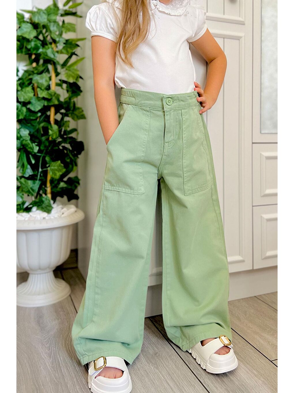 Kız Çocuk Gabardin Pantolon Geniş Paça Beli Lastikli Mint Yeşili (5-9 Yaş)