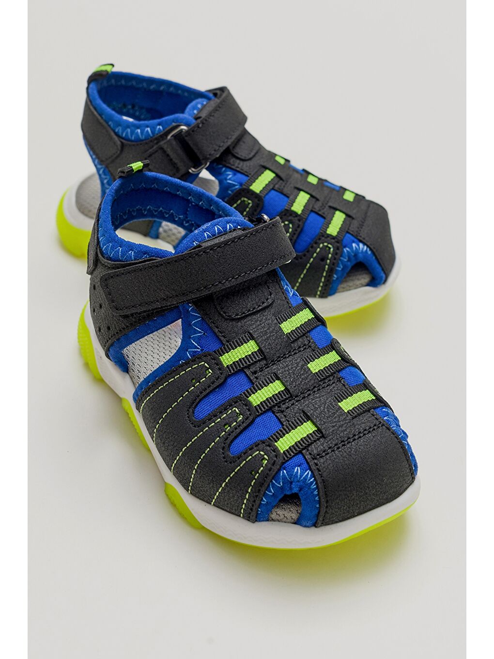 Erkek Çocuk Siyah Ortopedik Destekli Outdoor Çocuk Sandalet