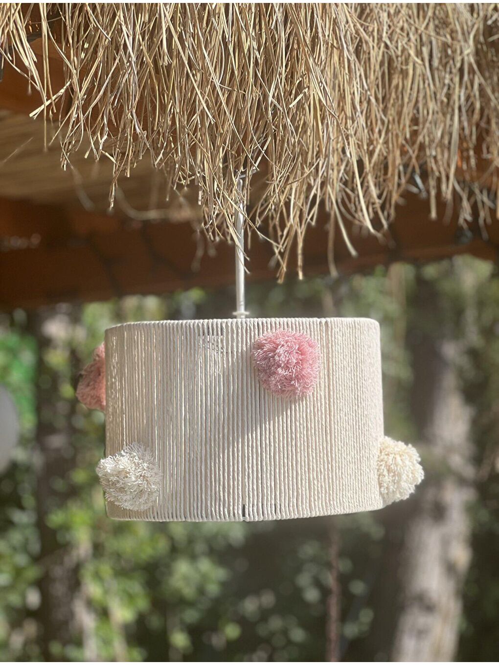 Pembe - Beyaz Ponponlu Avize